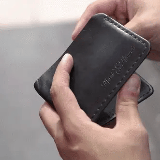 ChargeCard - Carregador Portátil com Formato de um Cartão